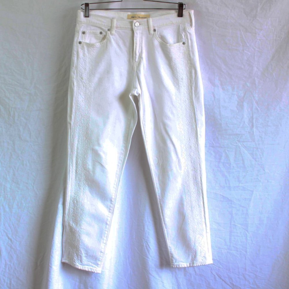 GAP | best girlfriend white embroidered jeans